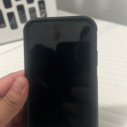 Iphone xr unlocked asking 100$ obo