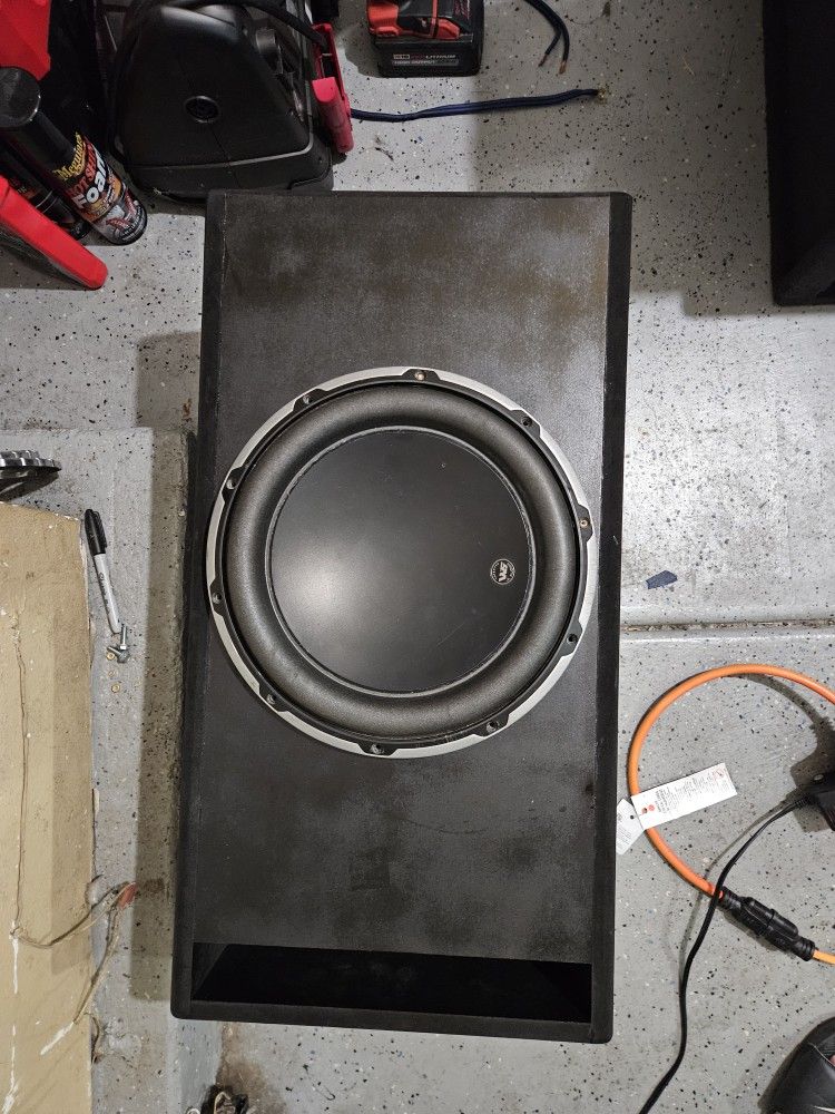 JL Audio W6 12in With Custom Box 