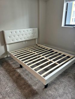 Queen size bed - Cama tamaño queen
