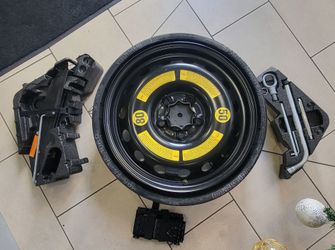 2003–2010 Porsche Cayenne OEM Emergency Spare Tire + Jack Tool Kit