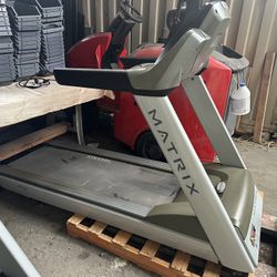 Matrix T3X Commerial Treadmill