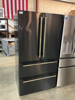 Forno FFRBI1820-36BLK French Door Refrigerator (Open Box / Scratch & Dent)