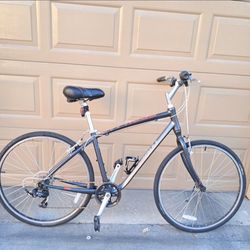 Giant hybrid bike