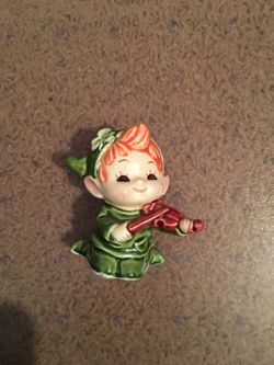 Small irish figurine 2 1/2"