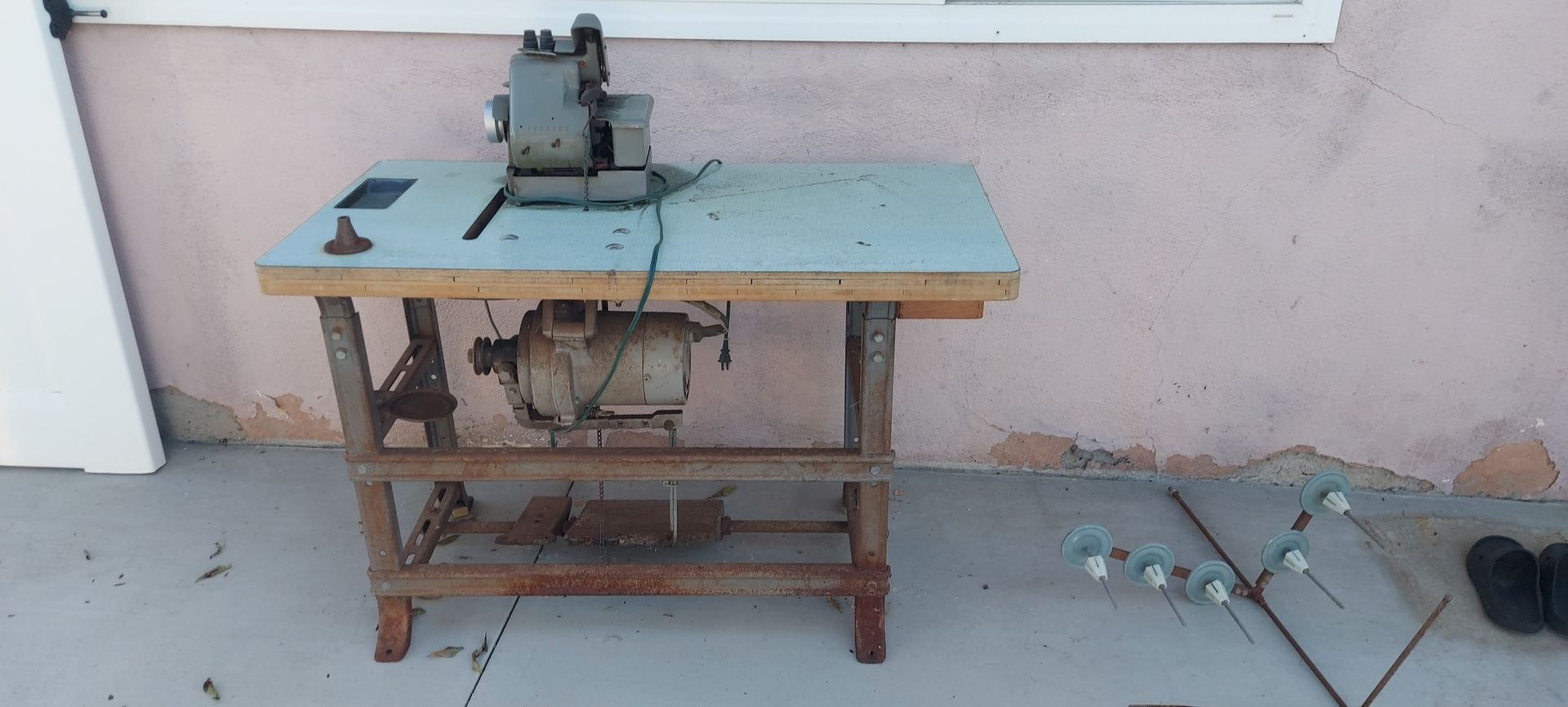 Industrial Sewing Machine