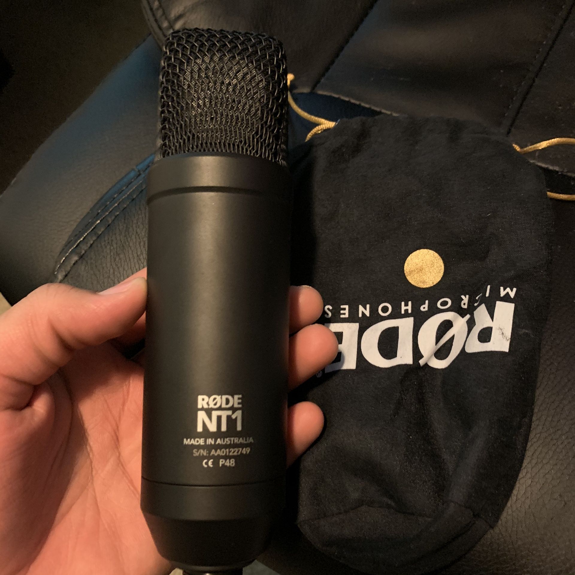 RODE NT1 MIC OUTSTANDING CONDITION