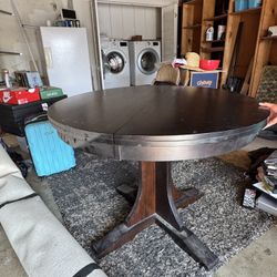 Round Dining Table W/ Extender