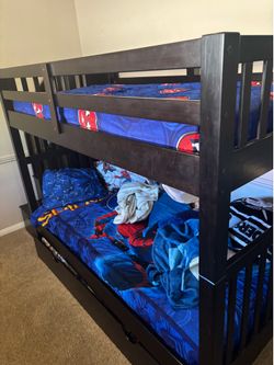 Keystone Twin Bunk Bed w/ Storage & Trundle