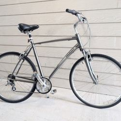 Giant Cypress - 28"/700c Aluminum XL frame Hybrid bike 