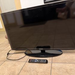 40” Samsung Flat Screen TV with remote 