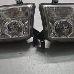2008-2017 Toyota Sequoia 2007-2013 Toyota Tundra OEM Used Headlights.