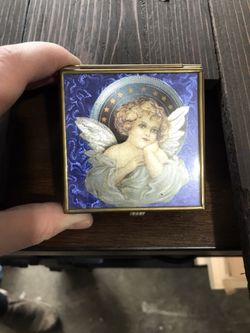 Angel stained glass/mirrored bottom jewelry box