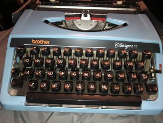 Vintage, Collectible, Typewriter ✍️✍️ Maybe Star Wars Was Written On This ✍️✍️