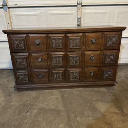 Dresser