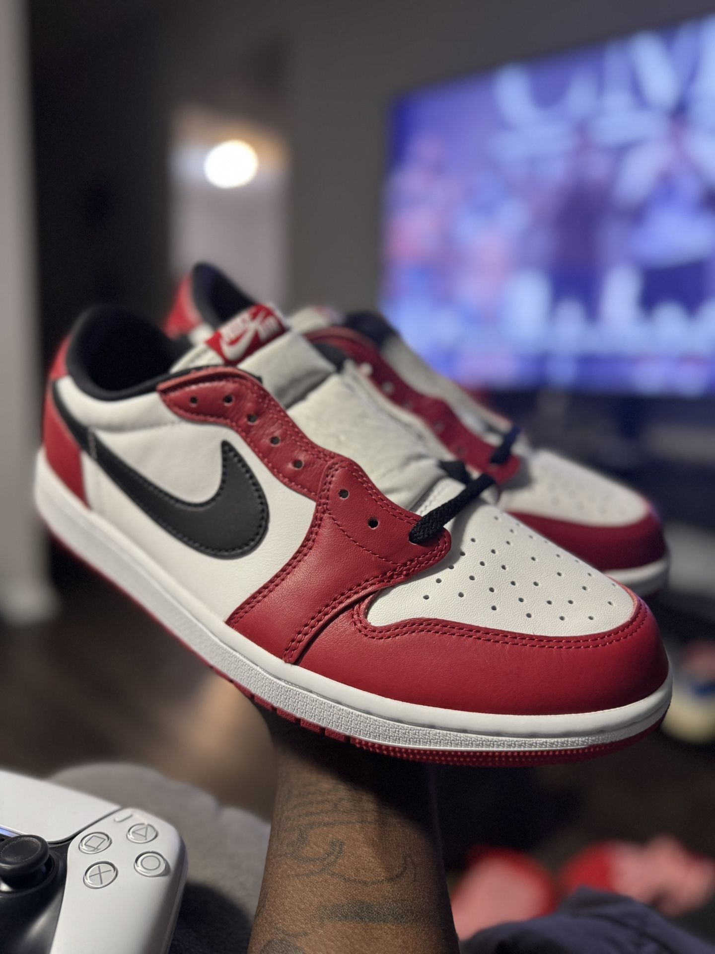 Jordan 1 Low Chicago 