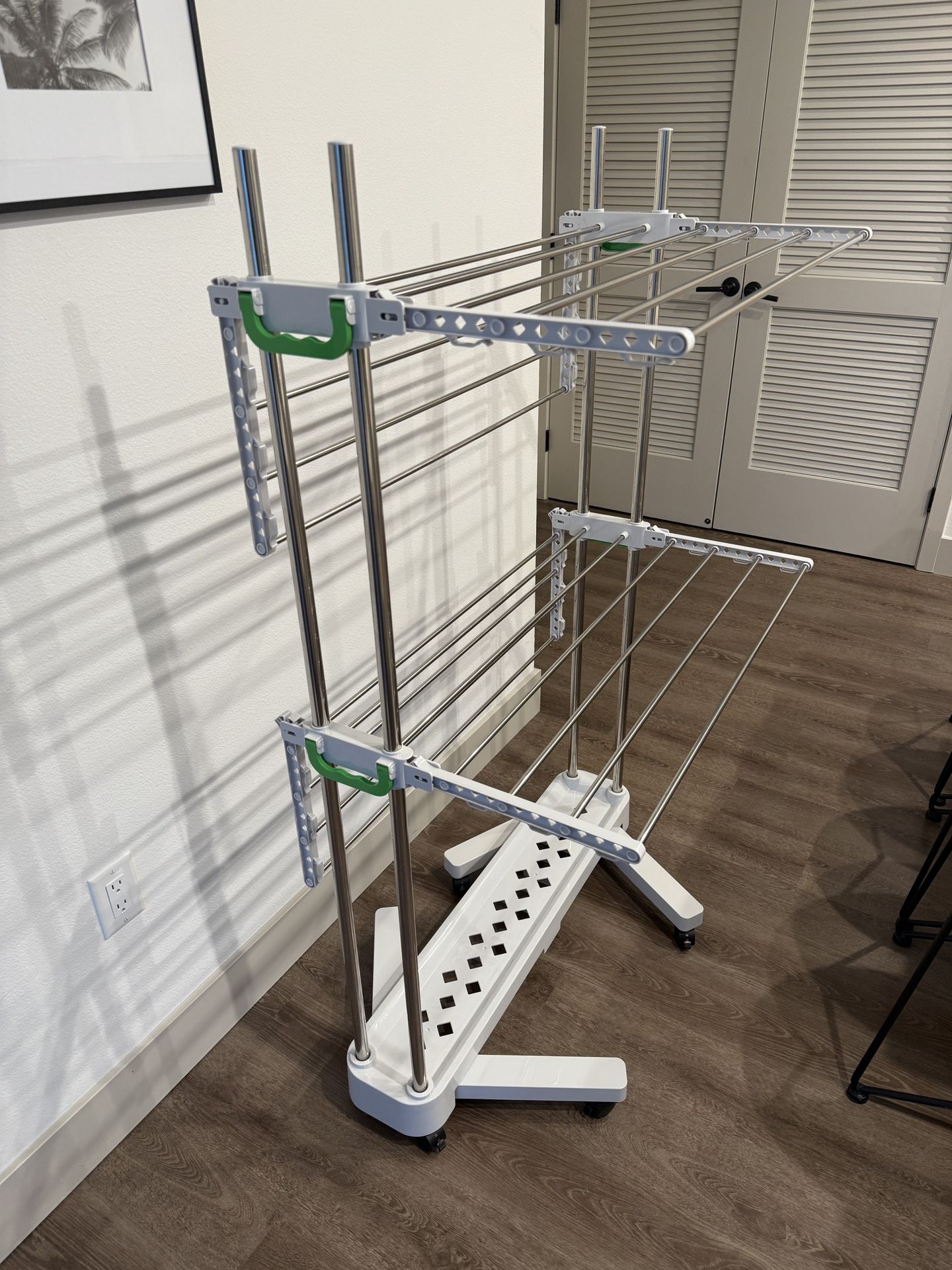 New 3-Tier Collapsible Clothes Drying Rack With Casters