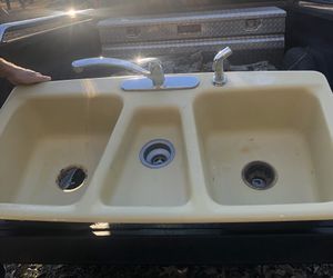 VINTAGE CAST IRON LARGE SINK