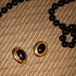 Real Black Pearl Necklace And Matching 18k Pearl Earrings 