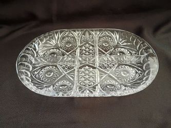 Oval shaped tray w/dividers