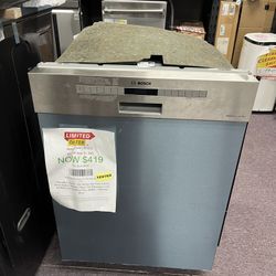 Dishwasher, Bosch New Open Box SHE53B75UC 