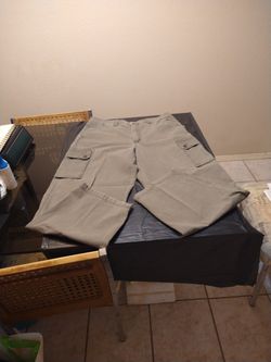 Cherokee -Mens Khakis-Gray-Size 38 X32