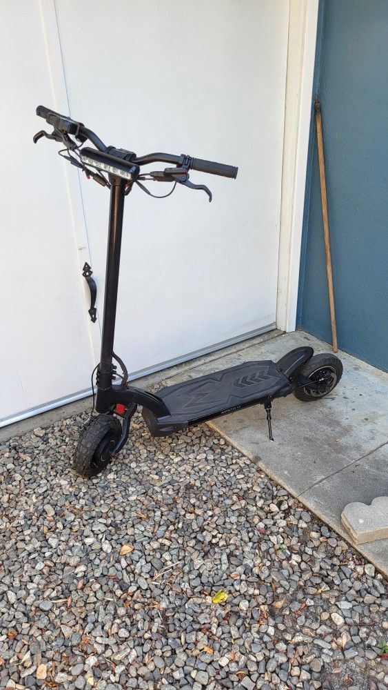 35 Mph Escooter Dual Motor Kaabo Mantis.