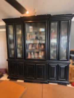 Big display/ china cabinet