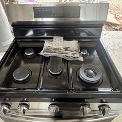 Samsung Gas Range Stove - Like New - Delivery & Install Available