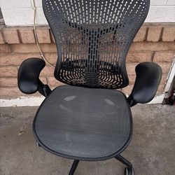 Herman Miller Mirra (FULLY LOADED)