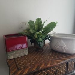 home decor/ pots