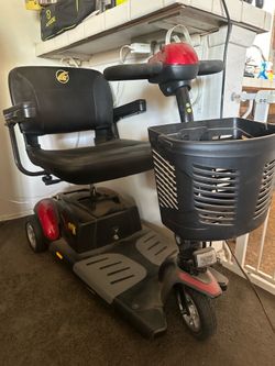 Golden Technologies Buzzaround XL Mobility Scooter – Excellent Condition