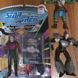 TOY FIGURE LOT 
