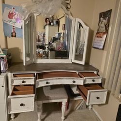 Makeup Vanity