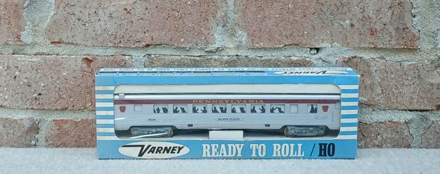 Vintage Varney Ready To Roll/HO Pennsylvania R.R. Silver Cloud #8104 Passenger Train Car