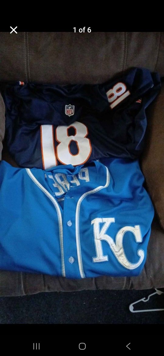 Kansas City Royals and bears Jersey lot