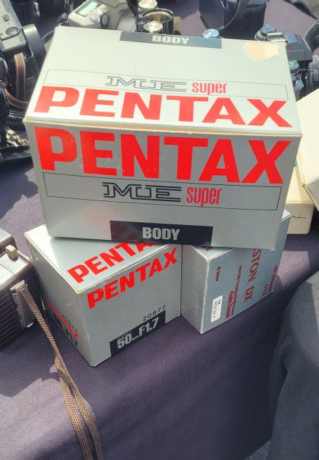 Pentax M E Super 