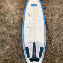 7S Surfboard 5’6” Super Fish
