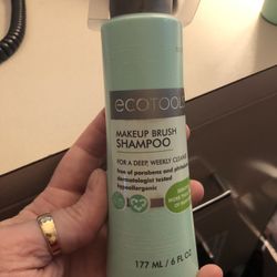 Makeup Brush Shampoo