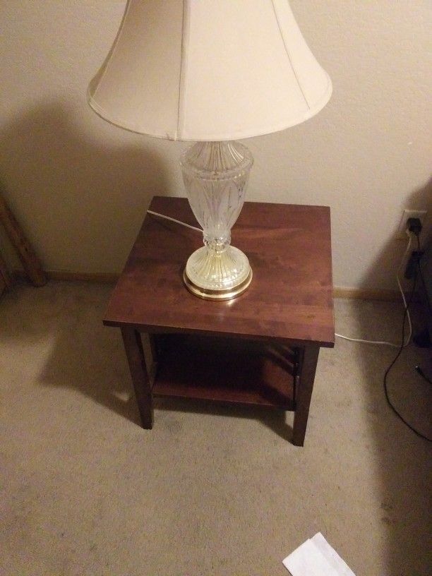 Nice Lamp Plus End Table Both $10