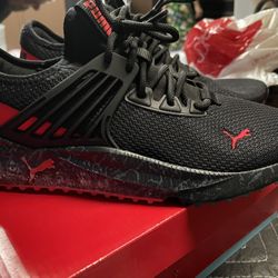 Women’s Puma Shoes Size 9