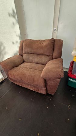 Large oversized sleeper recliner