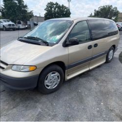 1998 HANDICAP RAMP ACCESS FULLY LOADED 59K MILES