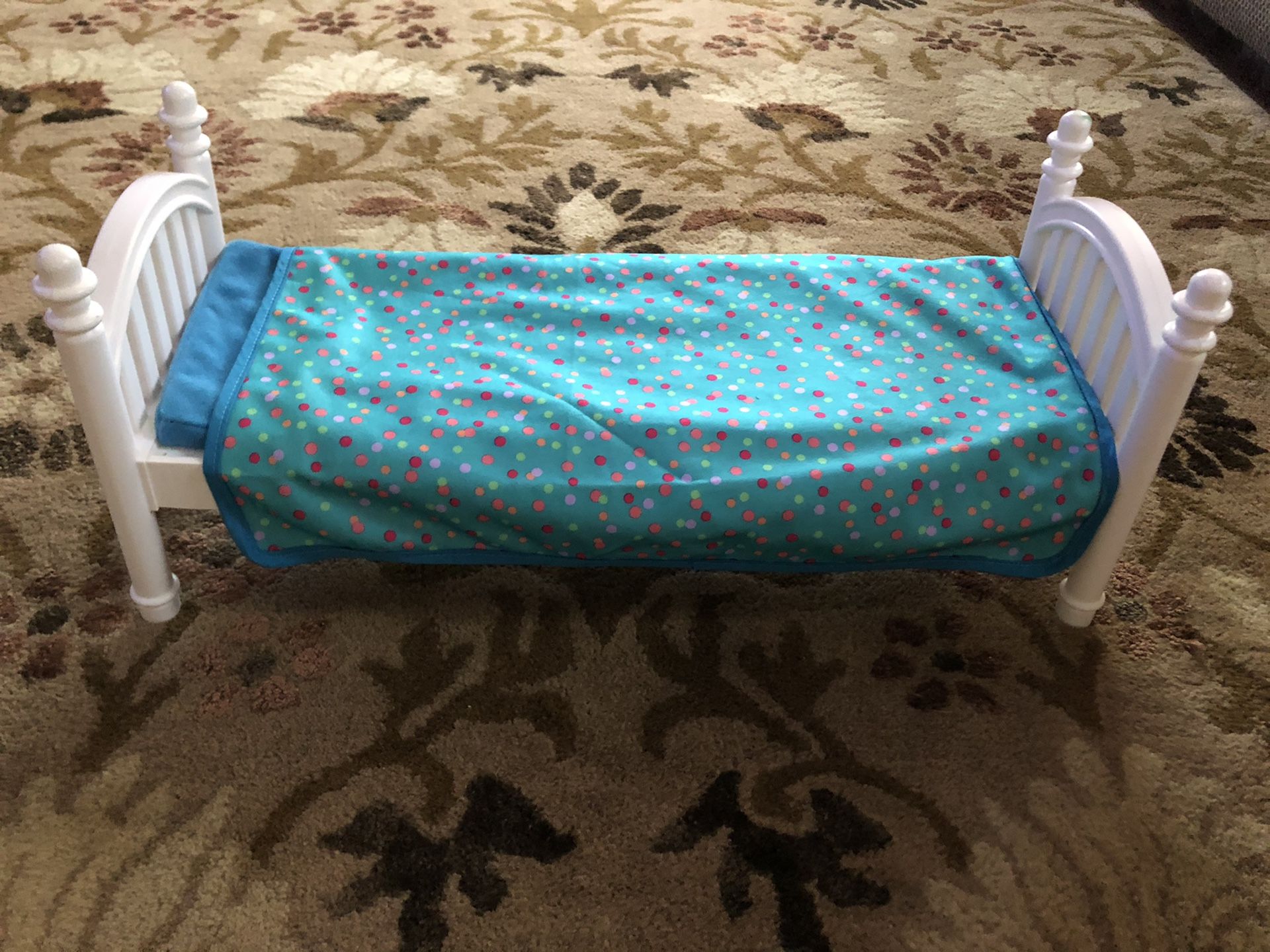 Doll bed