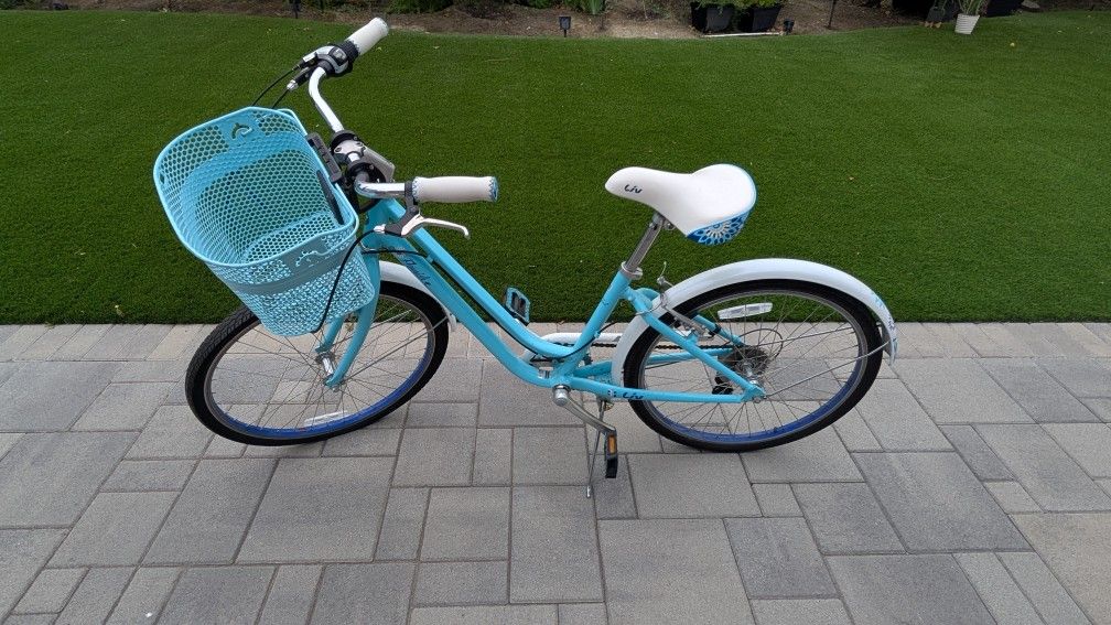 Women's/ Girl's Liv / Giant Blue Bike