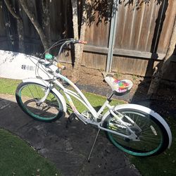 Electra Cruiser Lux 7D Ladies Bike White With Flowers