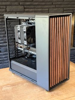 Modern Gaming PC - Gigabyte Windforce OC GeForce RTX 5070 | AMD Ryzen 7800X3D | 32GB DDR5 | 1TB SSD