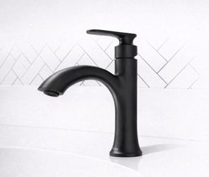 Brand New MOEN ELLICOTT SINGLE HANDLE BATHROOM FAUCET IN MATTE BLACK