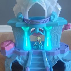 Frozen Castle 🏰 ✨️   Batteries Included 