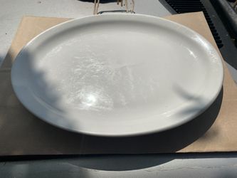 White oval plates