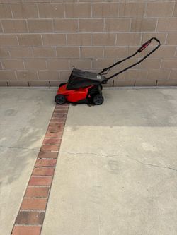 Plug in lawnmower